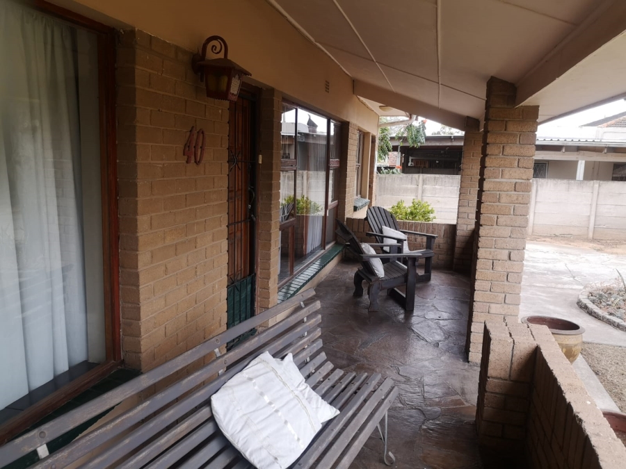 5 Bedroom Property for Sale in Despatch Central Eastern Cape